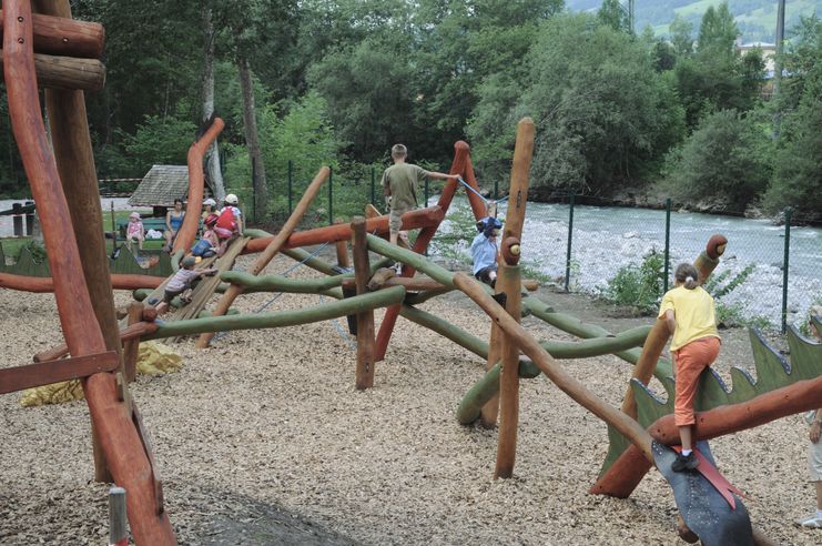 Drachenspielplatz an der Ostrach