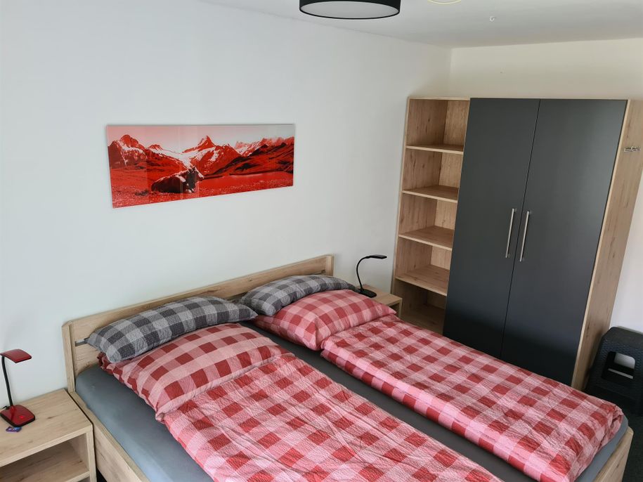 Schlafzimmer 2 OG Bild 2