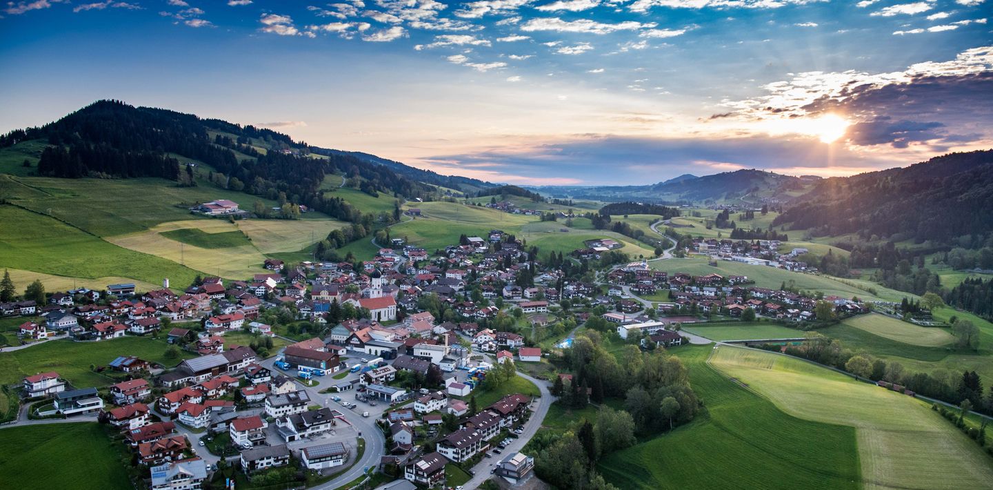 Blick über Rettenberg im Allgäu