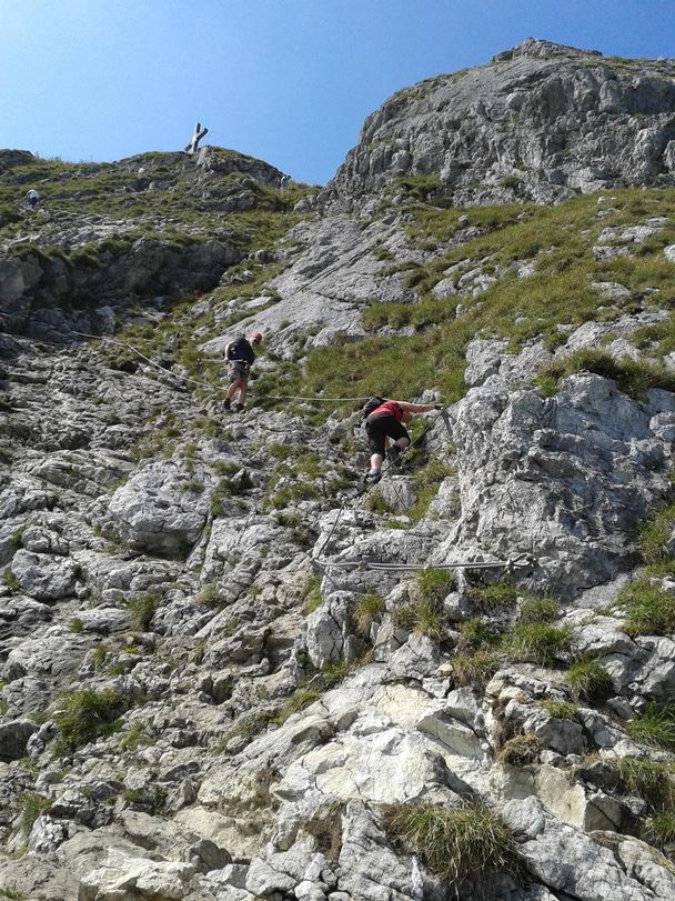 Kletterei zum Gipfel des Aggenstein