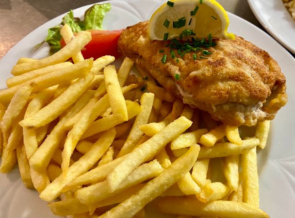 Wurzelhütte Ofterschwang - frisches Cordon Bleu