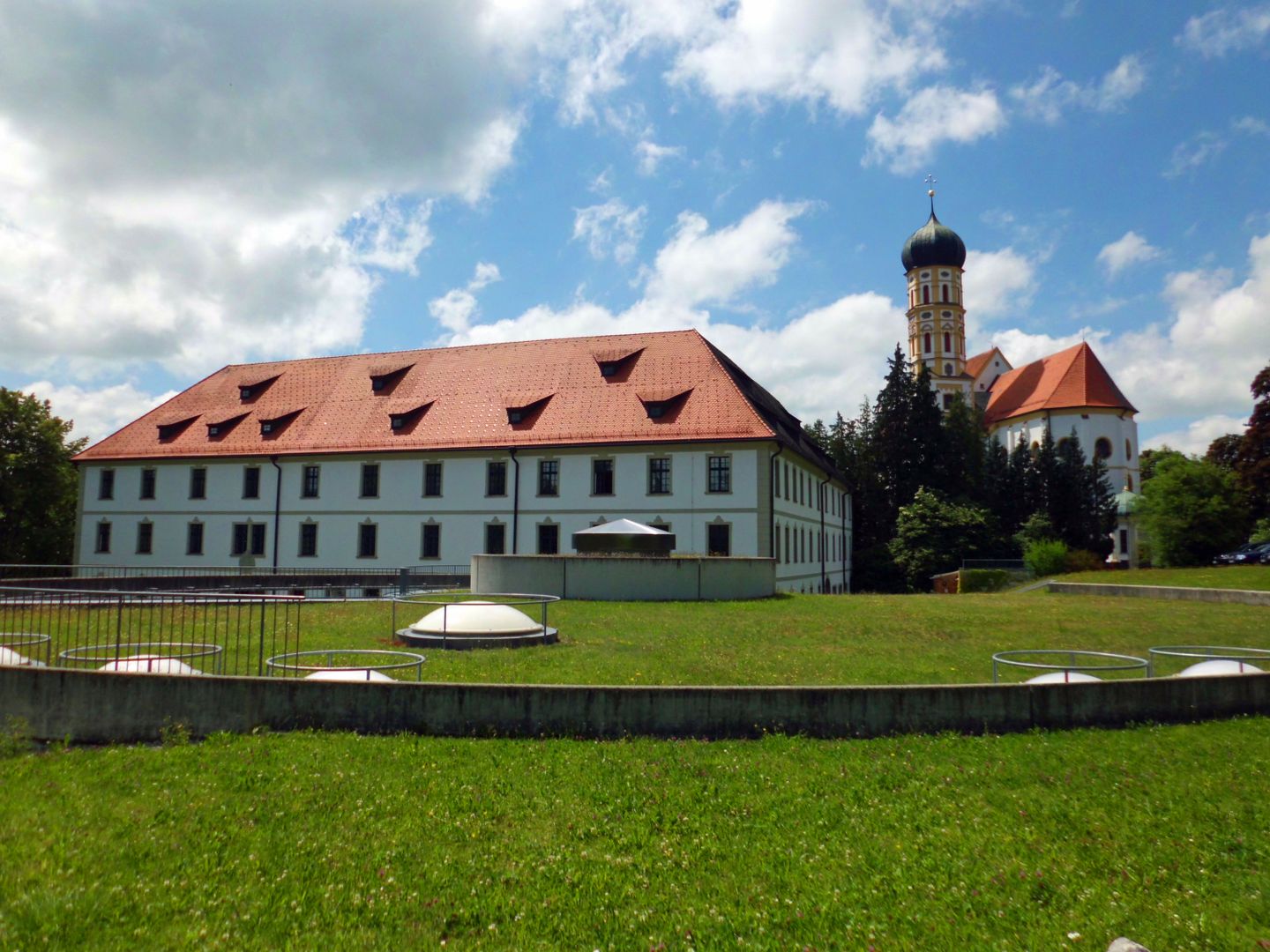 Marktoberdorf_Schloss_und_Kirche