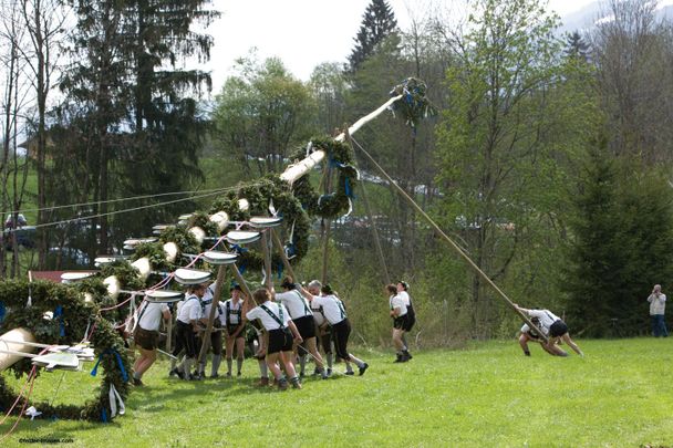 Maibaumaufstellen Hüttenberg