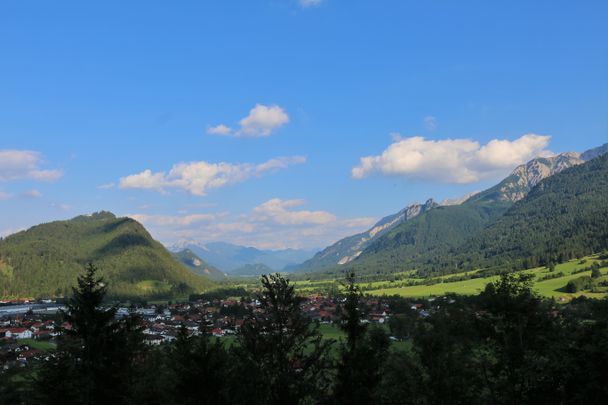 Ausblick vom Milchhäusl auf den Falkenstein und Pfronten