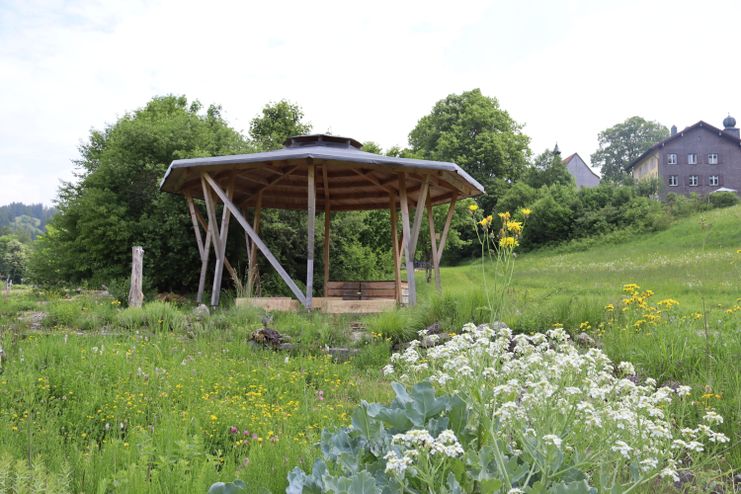 Kräuterspirale im Landschaftspark