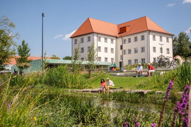 Ehemaliges Kloster Maria Rosengarten mit Moor Extrem und der Bad Wurzach Info