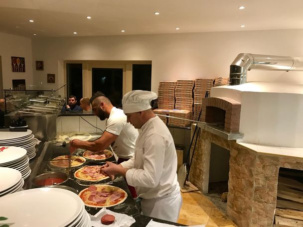 Ristorante-Pizzeria Cortina im Ofterschwanger Haus