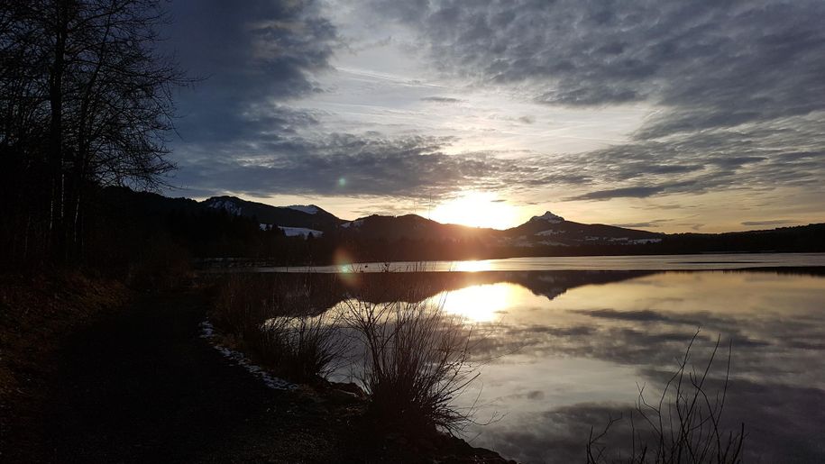 Grüntensee mit Blick auf den Berg "Grünten"