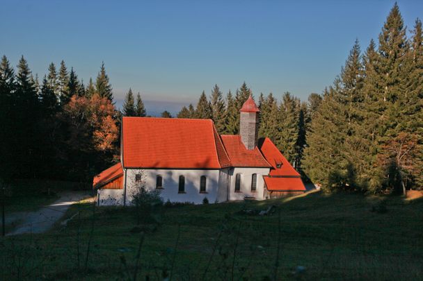 Wallfahrtskirche Maria Trost bei Nesselwang im Abendlicht