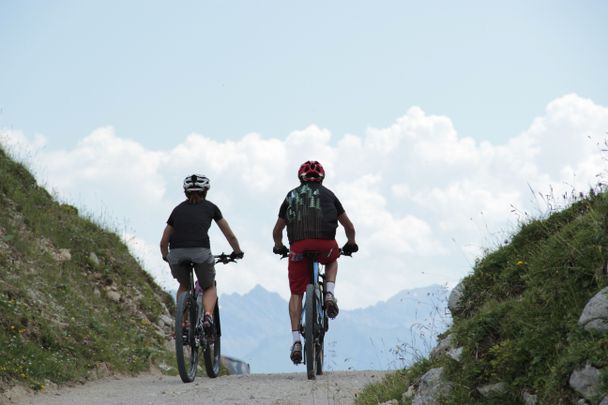 Nach dieser Kuppe gelangen Sie zur Gräner Ödenalpe