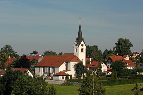 Eisenharz mit Blick auf die Pfarrkirche