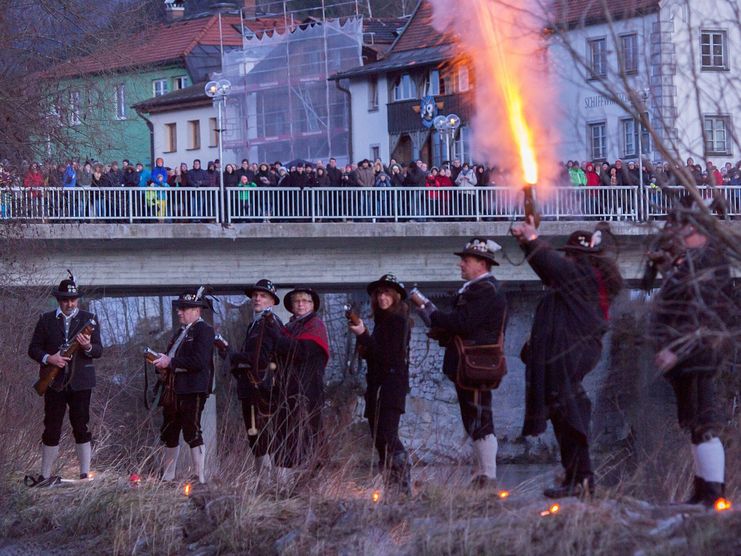 Neujahrsschwimmen in Füssen