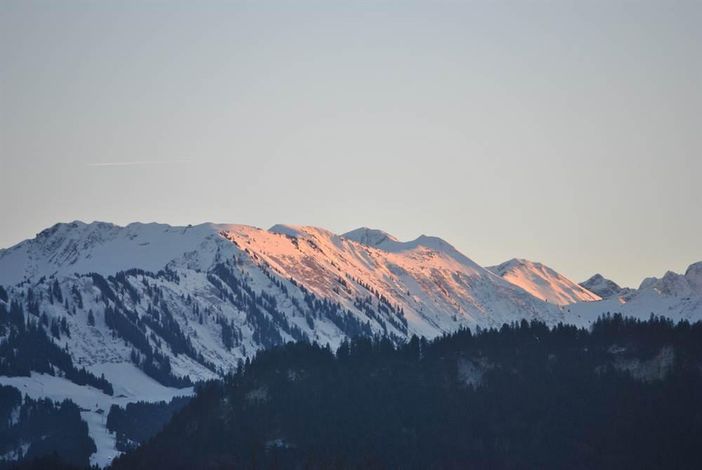 Alpenglühen im Osten