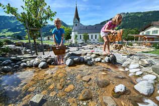 Schattwald Spielplatz         Foto; TVB Tannheimer Tal/Achim Meurer