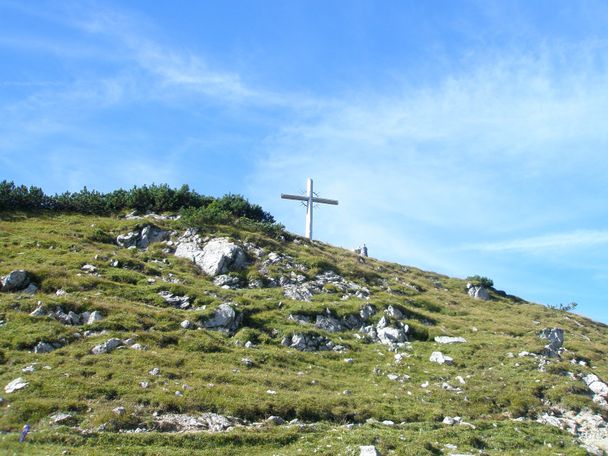 Der Gamskopf mit Kreuz und Informator