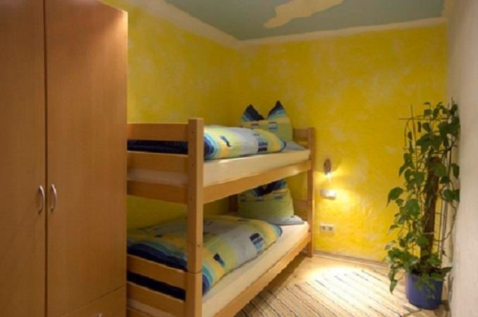 2. Schlafzimmer entweder mit Etagenbett