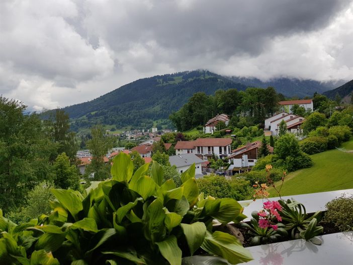 Blick von der Loggia auf den Mittag-Berg