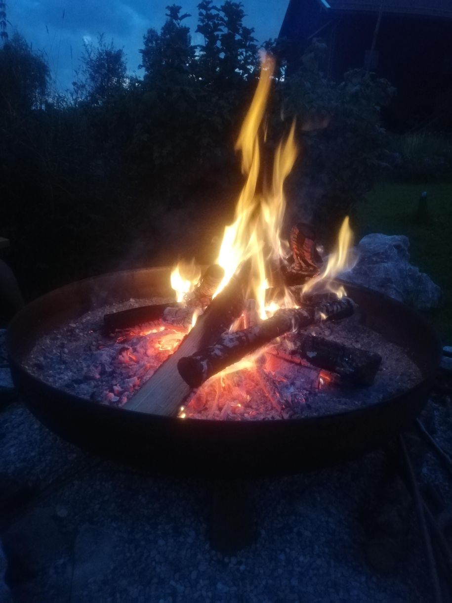 laue Sommernächte am Feuer genießen