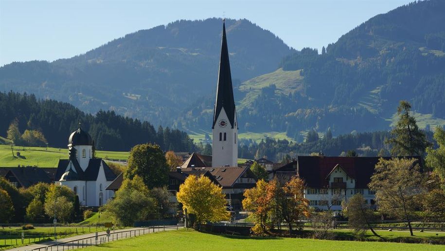 St. Verena Kirche und Frauenkapelle in Fischen