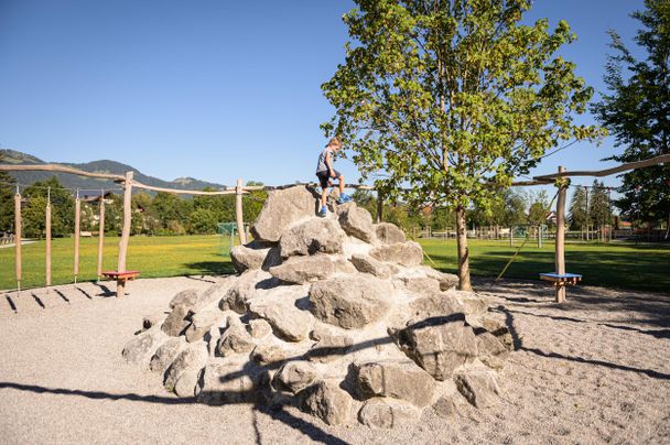 Kletterfelsen im Kurpark in Fischen im Allgäu