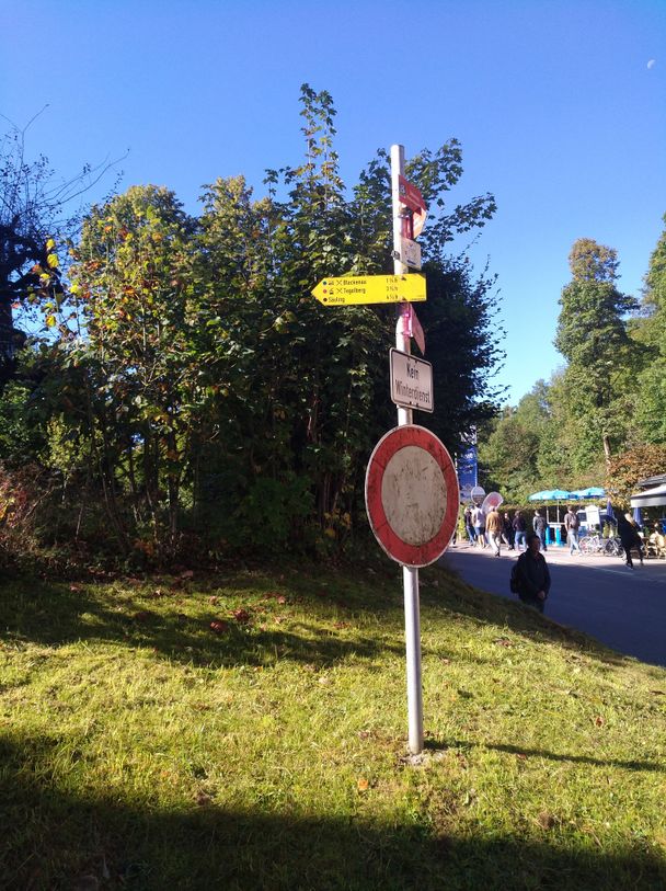 Beschilderung zum Säuling am Startpunkt der Tour