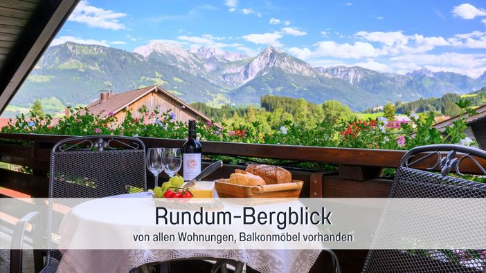 Biohof Burger Balkon und Bergblick