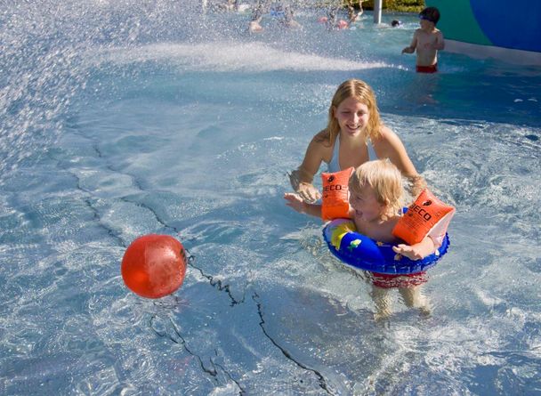 Pack die Badehose ein - und dann ab ins Freibad