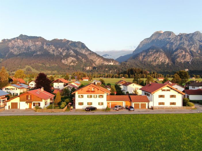 Haus Hanni mit Tegelberg u. Säuling