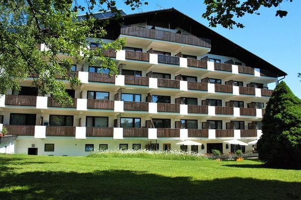 Hotelansicht Landhotel Seeg  Sued