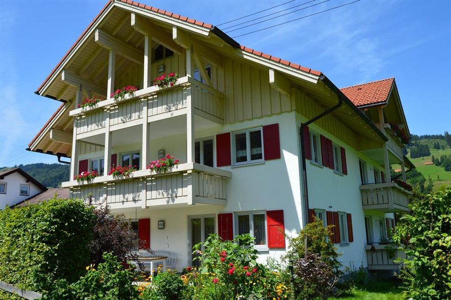 Haus Unterweger Roland im Sommer