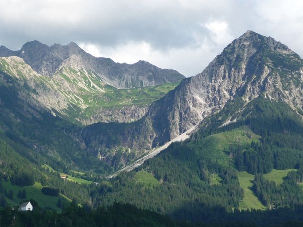 Blick auf die Schöllanger Burgkirche