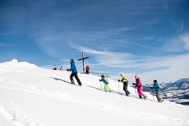 Gipfel erreicht! Schneeschuhwandern zum Ofterschwanger Horn