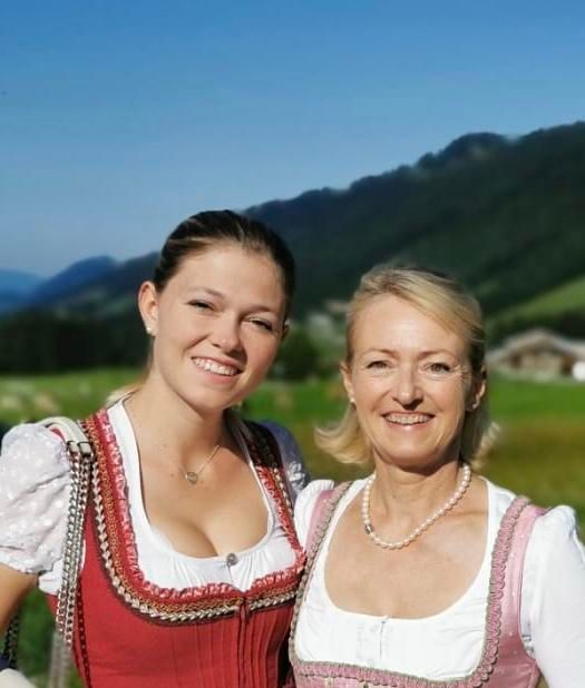 Ihre Allgäuer Gastgeberinnen Stefanie und Barbara