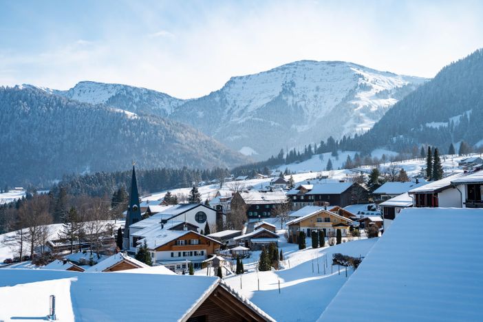 Schnee-_und_Winterlandschaft_mit_Blick_auf_Obersta