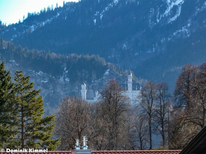 Blick aus dem Fenster nach Neuschwanstein