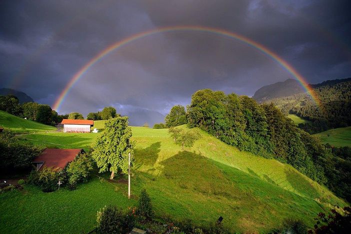 Ausblick obere Wohnung mit Regenbogen