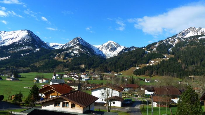 ... der Draufblick auf das Dorf...