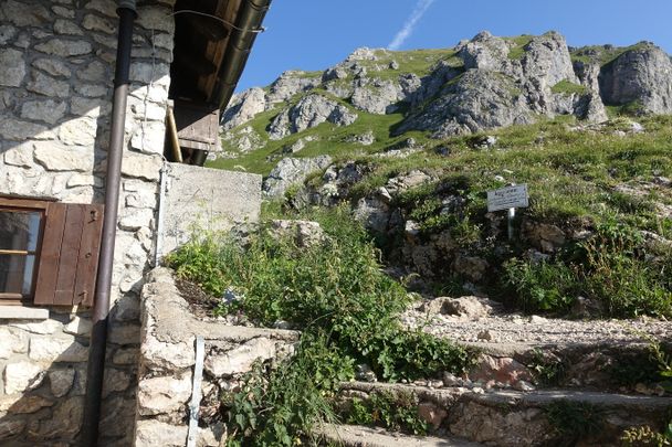 Wanderwegeführung an der Bad Kissinger Hütte vorbei