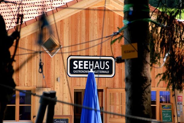 Kletterwald Grüntensee_seehaus_aussen_low.jpg