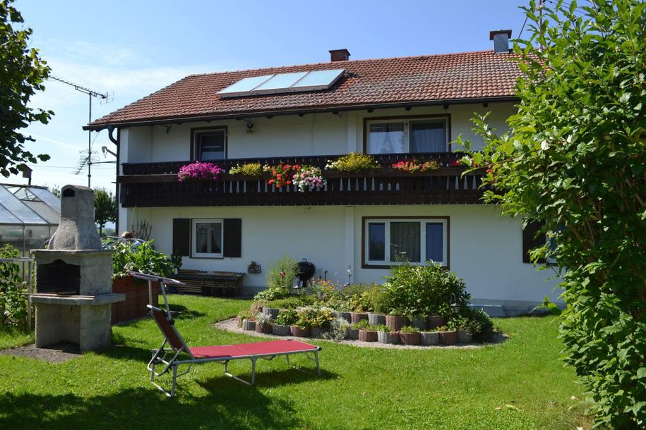 Haus Bolz, Garten, Grillplatz