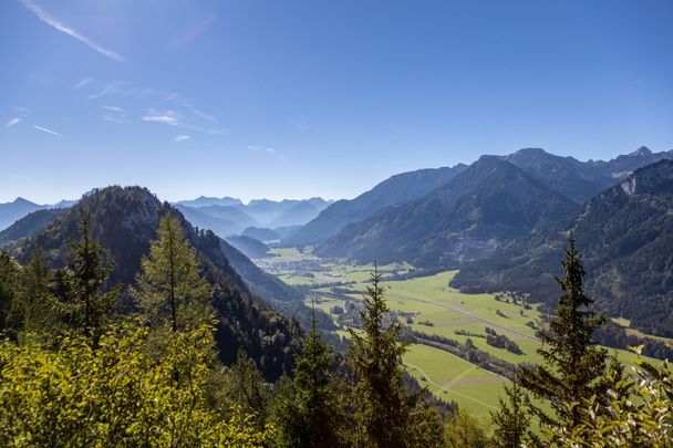 Panoramablick ins Vilstal und zur Zugspitze
