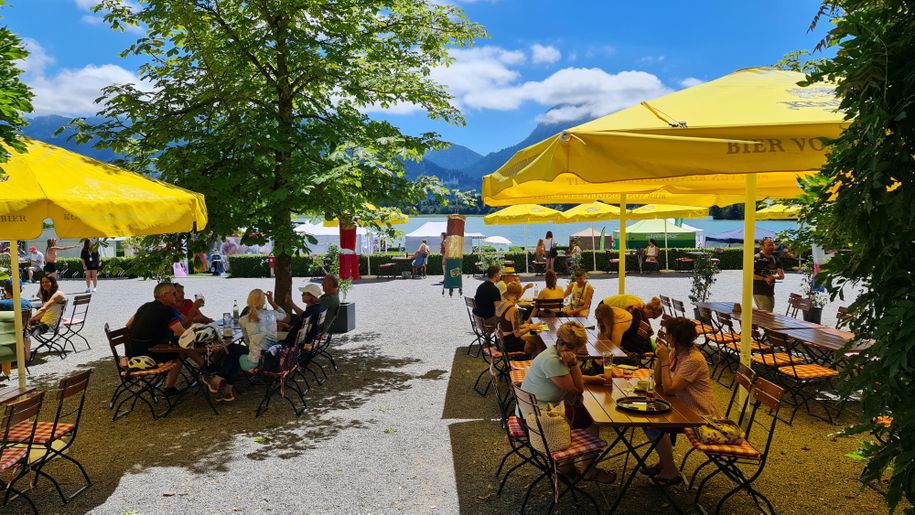 Bayrische Biergarten laden zum Verweilen ein