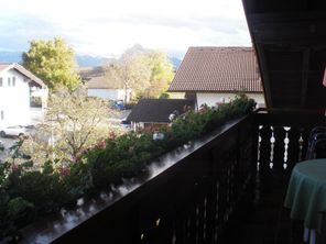 Balkon mit Blick auf die Berge