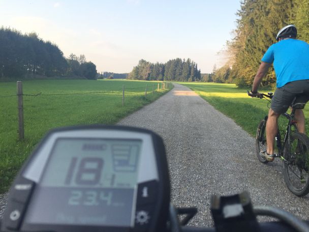 Schöner Forstweg für Touren- und (E-)MTBikes